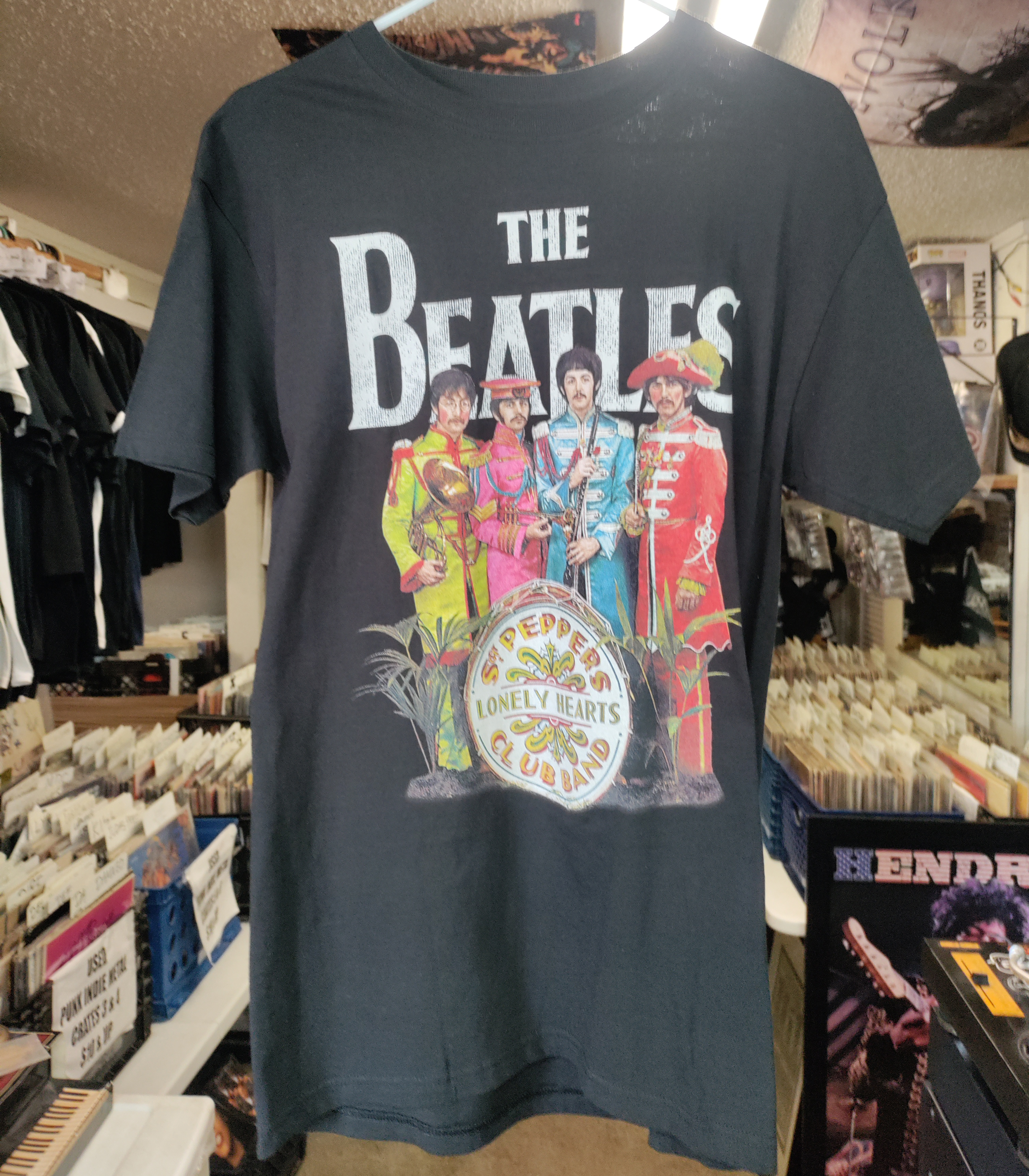 Beatles Sgt Pepeprs Tshirt Medium l NEW