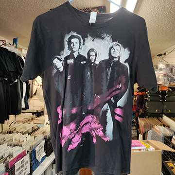 Allison Todo Esta Encemdido Tshirt Small USED