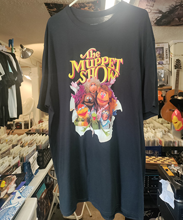 Muppet SHow Cast Busting out Tshirt XXLarge NEW